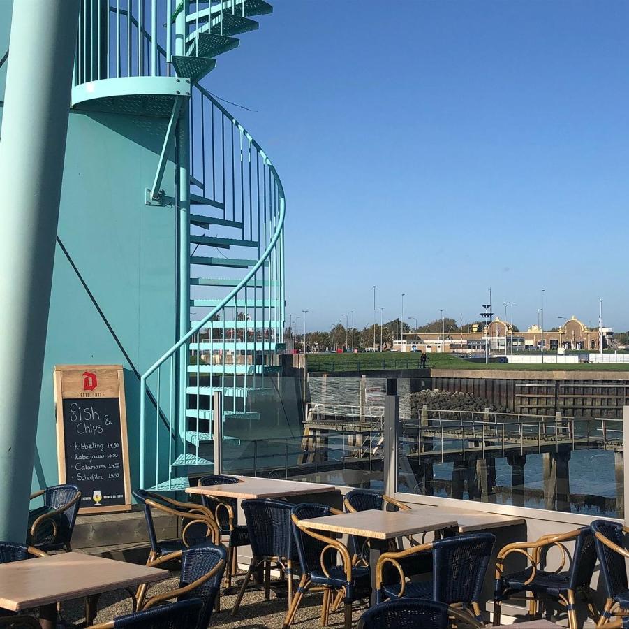 B&B By The C Vlissingen Bagian luar foto