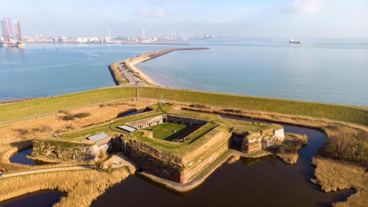 B&B By The C Vlissingen Bagian luar foto